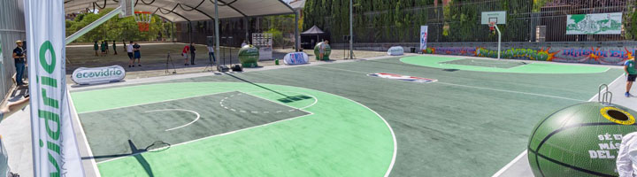 Madrid estrena la primera pista de baloncesto reformada con vidrio reciclado