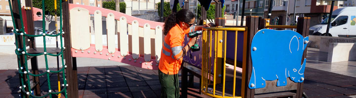Adra destina 60.000 euros a mantenimiento de parques infantiles este año