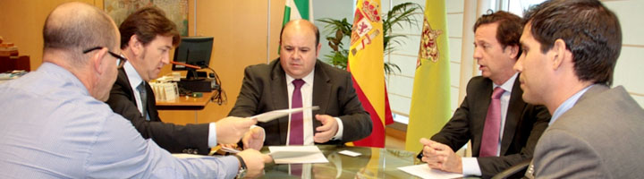 Granada y Ecovidrio firman un convenio de colaboración para el reciclaje de envases de vidrio
