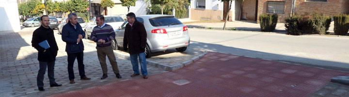 Diputación de Jaén invierte más de 211.000 euros en la mejora de instalaciones deportivas y de calles de Mengíbar