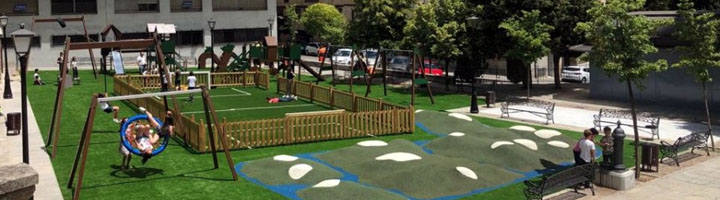 Salamanca renueva la zona de juegos infantiles en el Campo de San Francisco