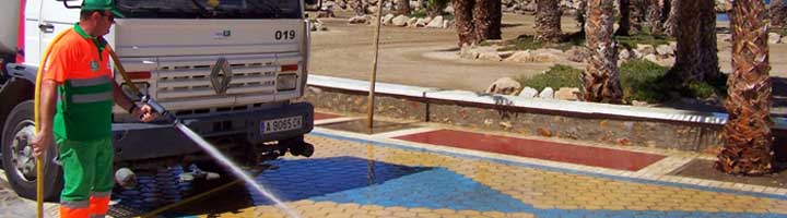 Entra en funcionamiento los nuevos servicios de recogida de residuos y limpieza viaria de Almería