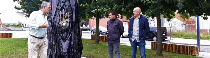 Carballo inaugura un nuevo conjunto escultórico realizado por el artesano Fabián Lage