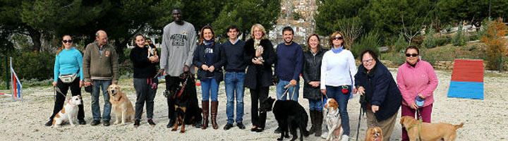 Benalmádena inaugura el primer parque canino del municipio, con circuito de adiestramiento