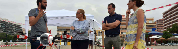 Fuengirola incorpora en sus playas por tercer año un sistema de rescate mediante el uso de un dron