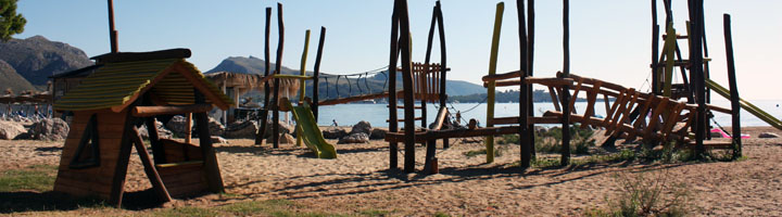 Nuevas zonas infantiles de la playa de Pollença, una oportunidad para el aprendizaje y el juego