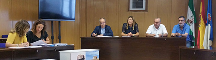 Cuatro empresas presentan ofertas para la adjudicación del servicio de limpieza viaria y recogida de residuos de Roquetas de Mar