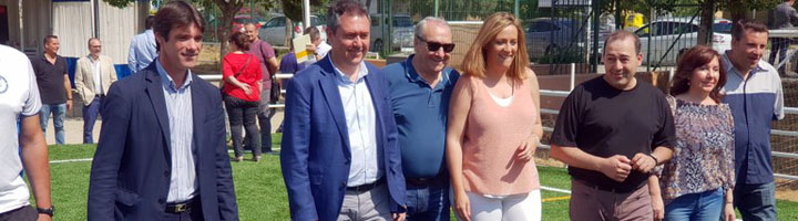 Sevilla inaugura el nuevo campo de césped artificial del CD Los Mares dentro de la inversión de casi 2,5 millones de euros para instalaciones deportivas