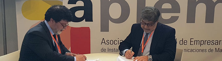 La Fundación ECOLUM firma un convenio con los instaladores de Madrid para mejorar la recogida de RAEEs