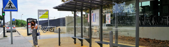 Sant Andreu de LLavaneres instala las marquesinas Conviviale de Martín Mena