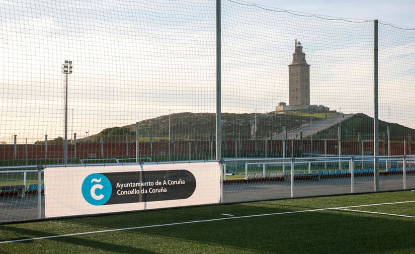 A Coruña renueva la iluminación de los campos de fútbol municipales