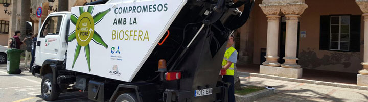 Menorca pone en marcha una prueba piloto de recogida de vidrio puerta a puerta en los establecimientos de Ciudadela