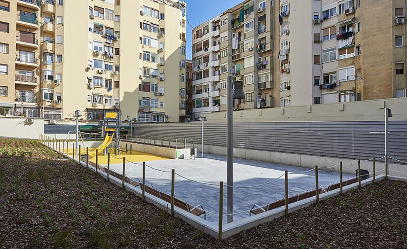 Abre el patio interior del antiguo cine Urgell, un nuevo jardín en el barrio barcelonés de San Antonio