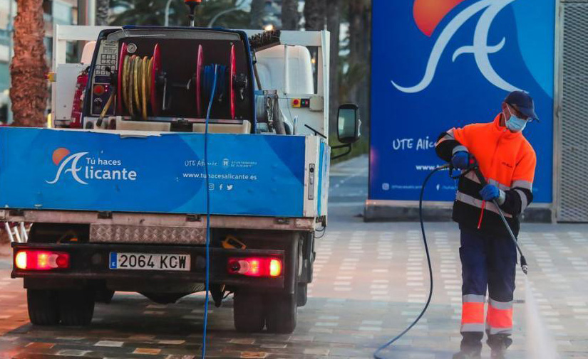 Alicante prorroga dos años el contrato del servicio de limpieza viaria y gestión de residuos
