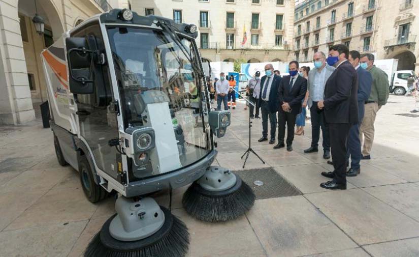 Alicante renueva 14 vehículos de su flota de recogida de residuos y limpieza viaria