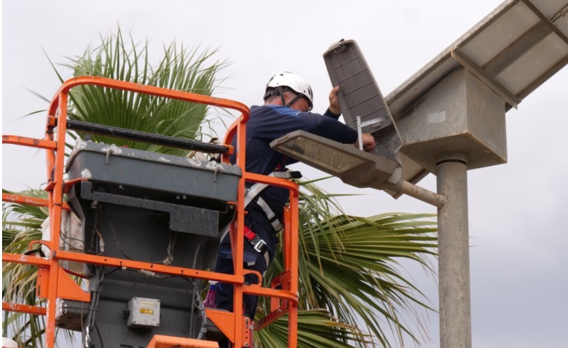 Almería renueva la iluminación fotovoltaica del Parque del Andarax