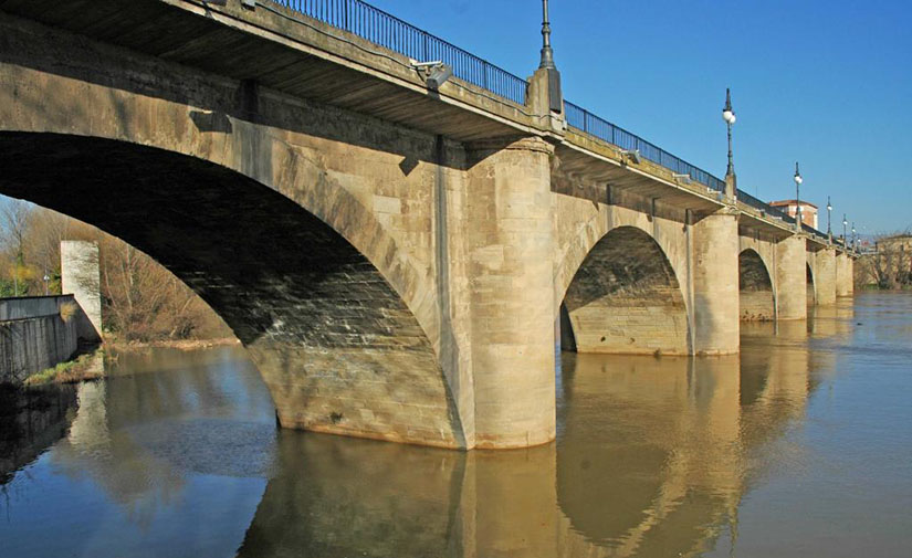 Arrancan las obras de restauración del Camino de Santiago a su paso por el Puente de Piedra de Logroño