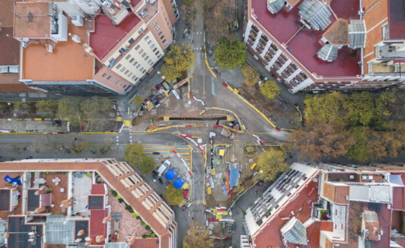 Barcelona avanza en la adecuación de cuatro supermanzanas verdes en la ciudad