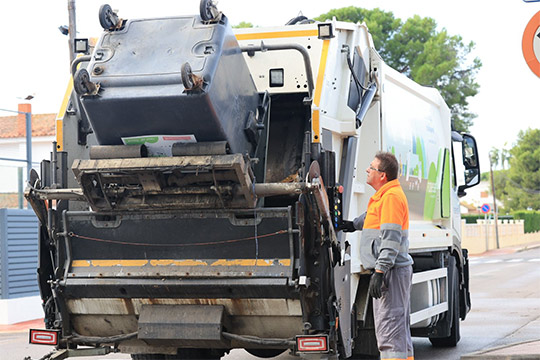 Benicàssim moderniza su servicio de limpieza y recogida de residuos con una inversión de 47 millones y una gestión más sostenible