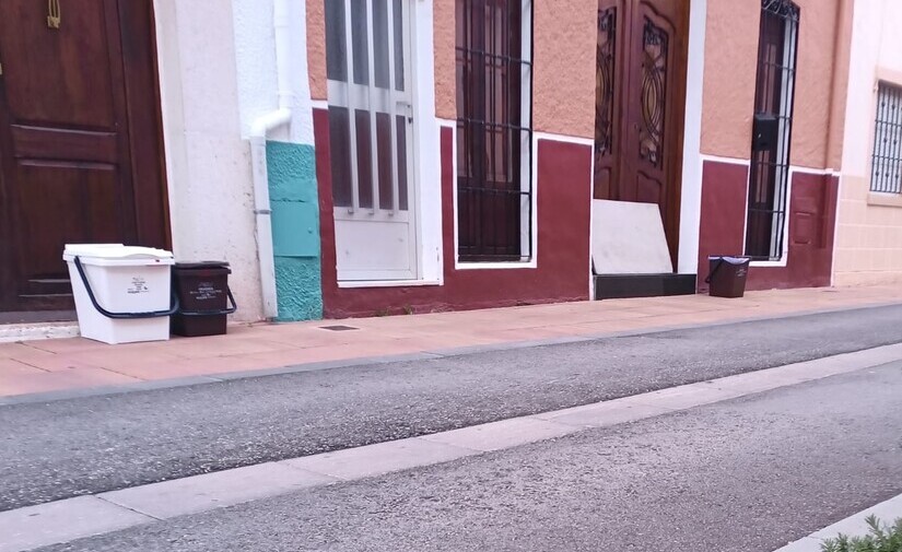 Benitatxell reduce 300 toneladas de fracción resto tras un año de Puerta a Puerta