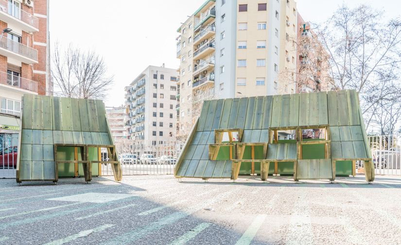 Benito fabrica el prototipo de mobiliario VORA instalado en Barcelona