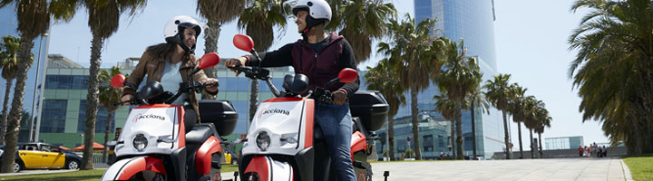 ACCIONA despliega en Barcelona su servicio de motos eléctricas compartidas