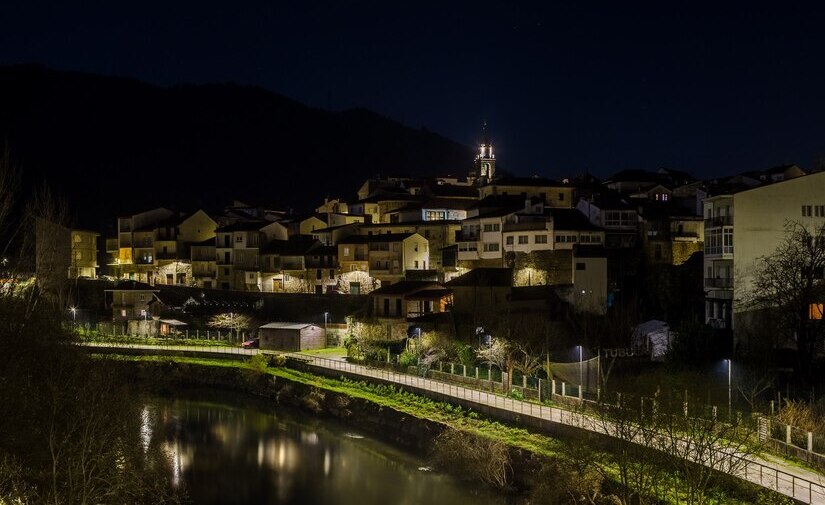 Carandini ejecuta una completa renovación del alumbrado de Ribadavia