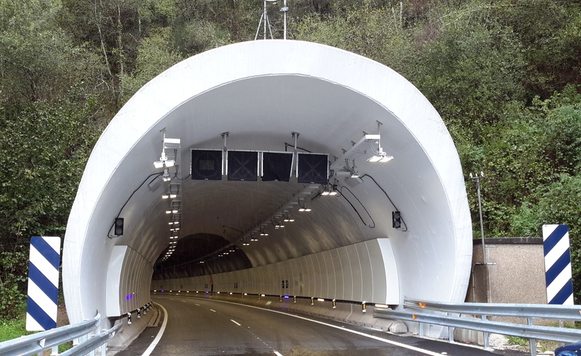 Carandini ilumina con su tecnología el Túnel de Oindolar en el País Vasco