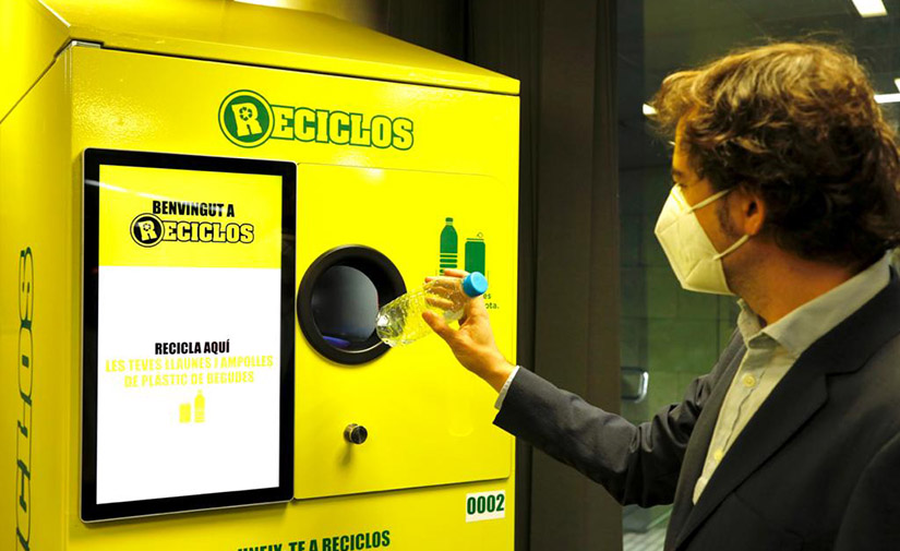 Cataluña ya cuenta con las primeras máquinas que recompensan por reciclar