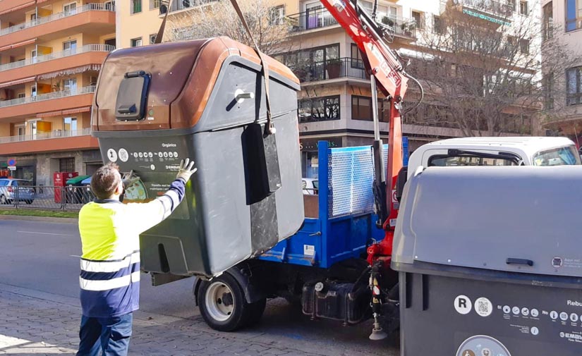 Comienza la instalación de los 52 contenedores de recogida de materia orgánica en varios barrios de Palma
