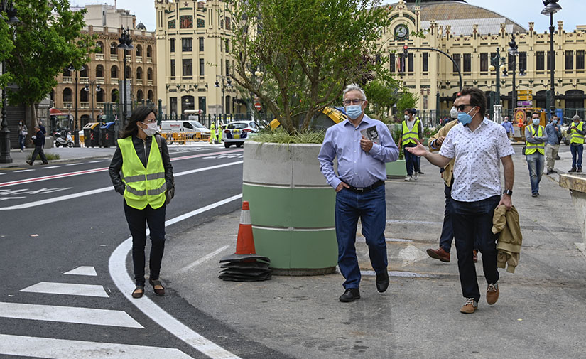 Concluye la primera fase de la peatonalización de la plaza del Ayuntamiento de València