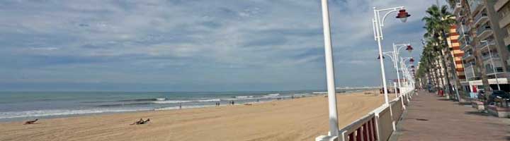 La delegación de Alumbrado Público de Cádiz realiza varias mejoras en el Paseo Marítimo y en diferentes plazas y paseos de la ciudad