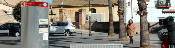 Sueca instala nuevos paneles informativos y vitrinas de exterior informativas para el casco urbano de la ciudad