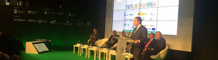 Bendodo destaca el compromiso de la Diputación de Málaga con el desarrollo sostenible de los municipios de la provincia