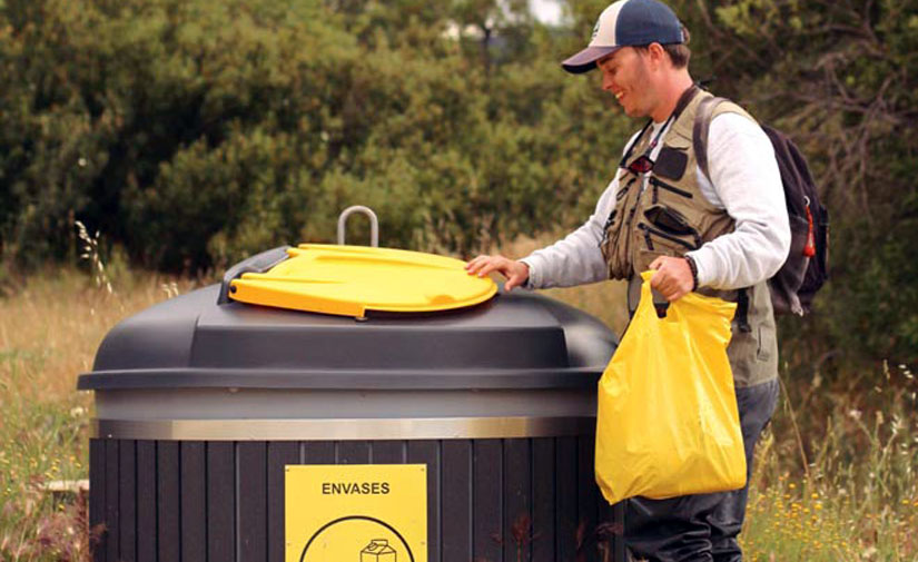 El 95% de los españoles demanda más puntos de reciclaje en espacios naturales, al estar más frecuentados este verano