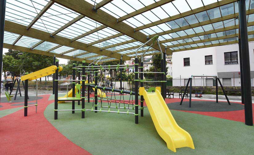 El Ayuntamiento de Bilbao culmina el área infantil de los jardines Eugenio Olabarrieta en Zorrotzaurre