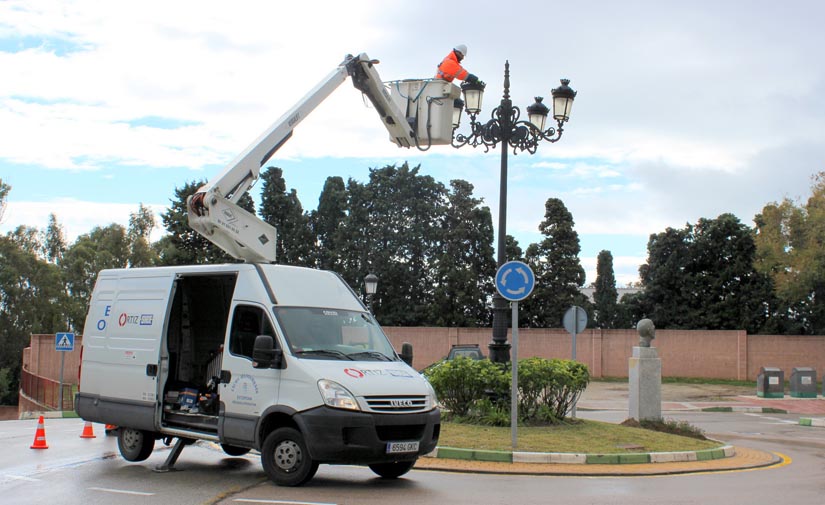 El Ayuntamiento de Estepona renueva todo su alumbrado público