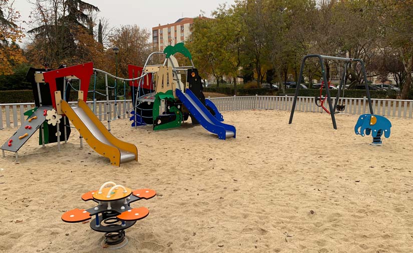 Alcalá de Henares remodela las áreas infantiles de los parques Islas Filipinas y Reyes Magos