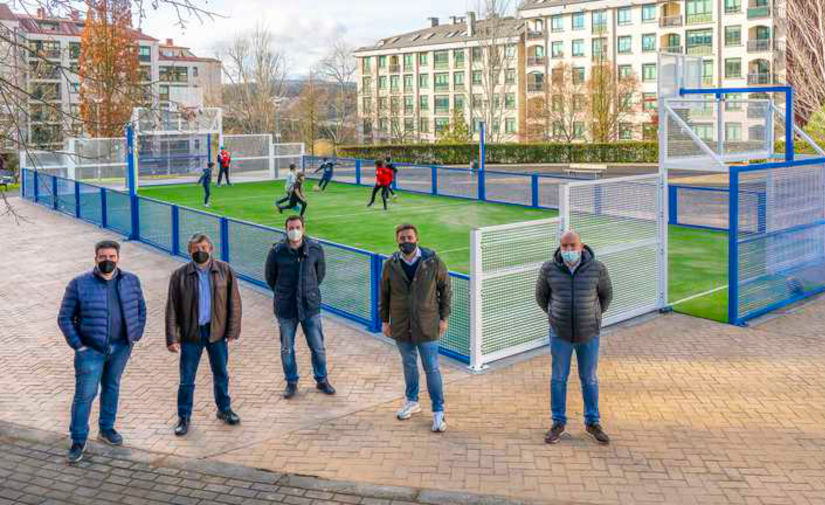 El Concello de Ourense inaugura en Barrocás el primer parque multijuego de la ciudad