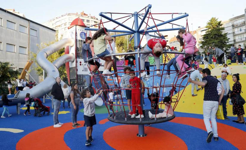 El Concello de Vigo inaugura el macro parque infantil de Jenaro de la Fuente