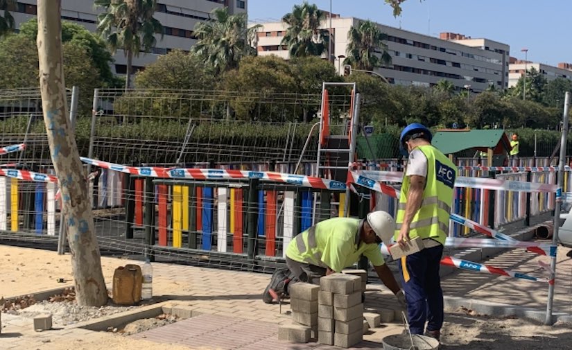 El nuevo espacio público de la calle Cristo del Amor será un referente de la barriada de Isla Chica, para unir Yáñez Pinzón y El Rocío