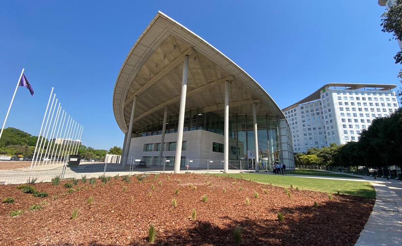 El Palau de Congresos de Valencia estrena un espacio verde de 1.400 metros cuadrados