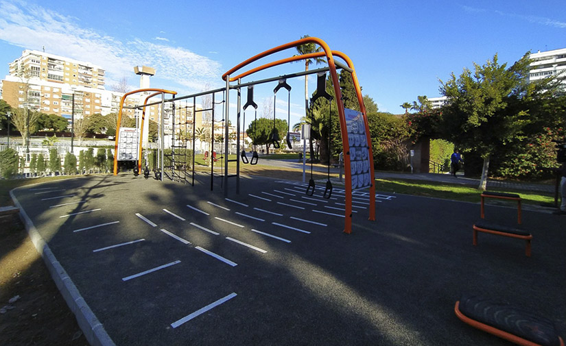 El Parque del Oeste de Málaga estrena un nuevo espacio para el entrenamiento al aire libre