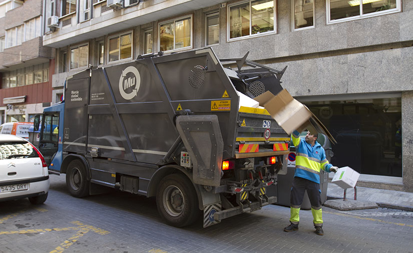 El reciclaje en el contenedor amarillo crece un 28% en la ciudad de Murcia durante el periodo de confinamiento