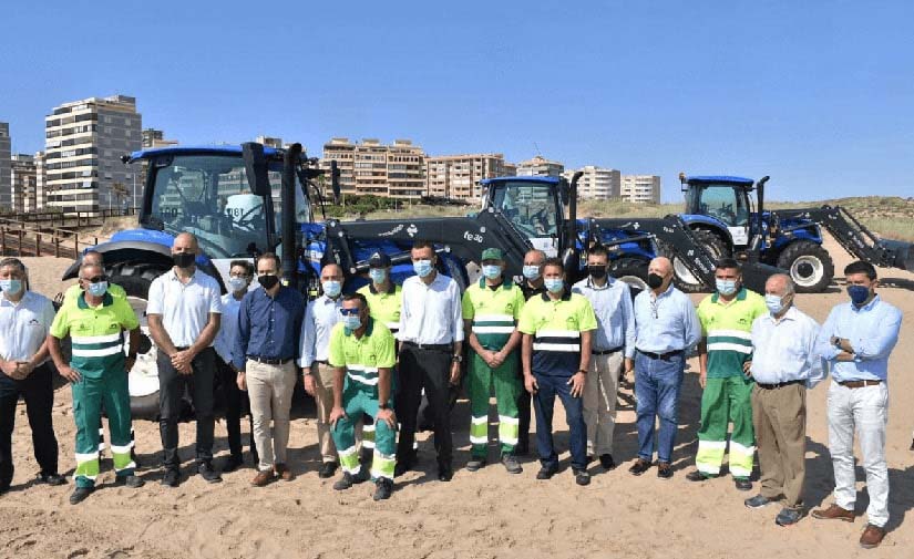 Elche refuerza los servicios de mantenimiento y limpieza de sus playas