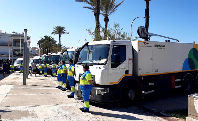 EMAYA pone en marcha el plan de limpieza y recogida de residuos en la Playa de Palma