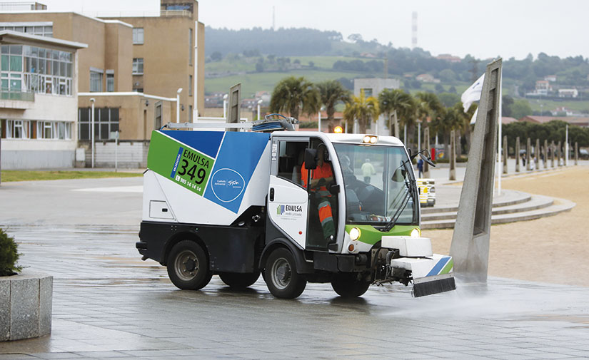 EMULSA aprueba la adquisición de nuevos equipos para el servicio de limpieza y recogida de residuos de Gijón