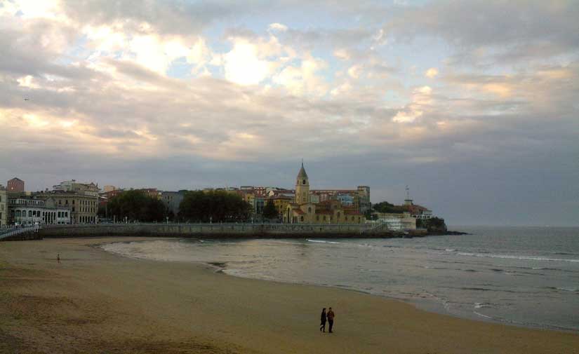 EMULSA desarrolla un Plan Especial de Limpiezas en Barrios de Gijón