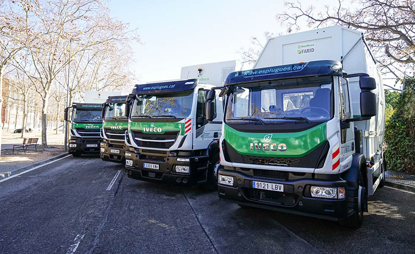 Esplugues presenta los nuevos vehículos para el servicio de recogida de residuos y limpieza viaria