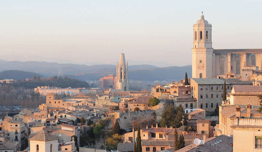 Girona mejora la limpieza de la ciudad con nueva maquinaria, ampliación del PaP y contenedores inteligentes